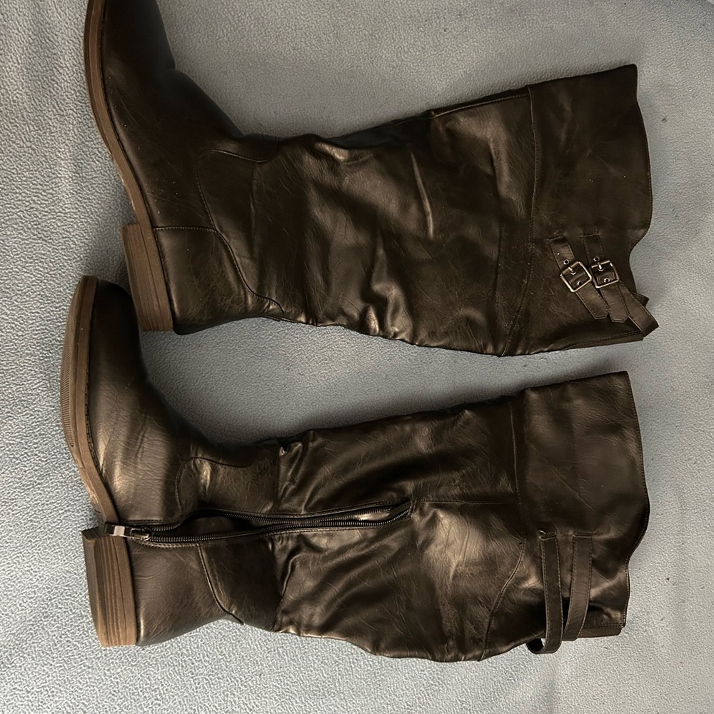 Elegant Black wide cafe Heeled Boots
